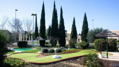 Family Golf Park Game