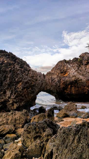 West Algarve Coastal Tour: Lagos to Sagres - Group size, guide style, and how pickup helps