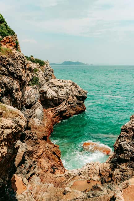 West Algarve Coastal Tour: Lagos to Sagres - Fortaleza de Sagres, walls, and the perimeter coastal walk