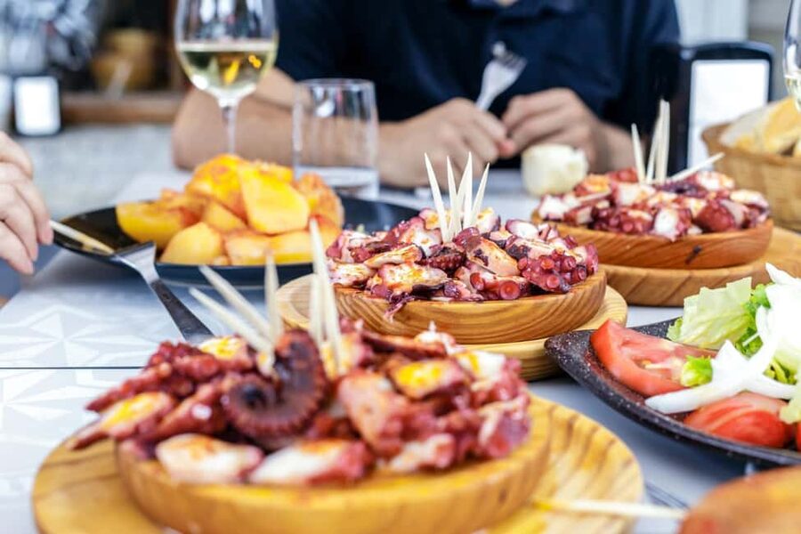 WINE TASTING & TAPAS IN THE HEART OF FARO - Practical Tips so You Get More From Every Bite